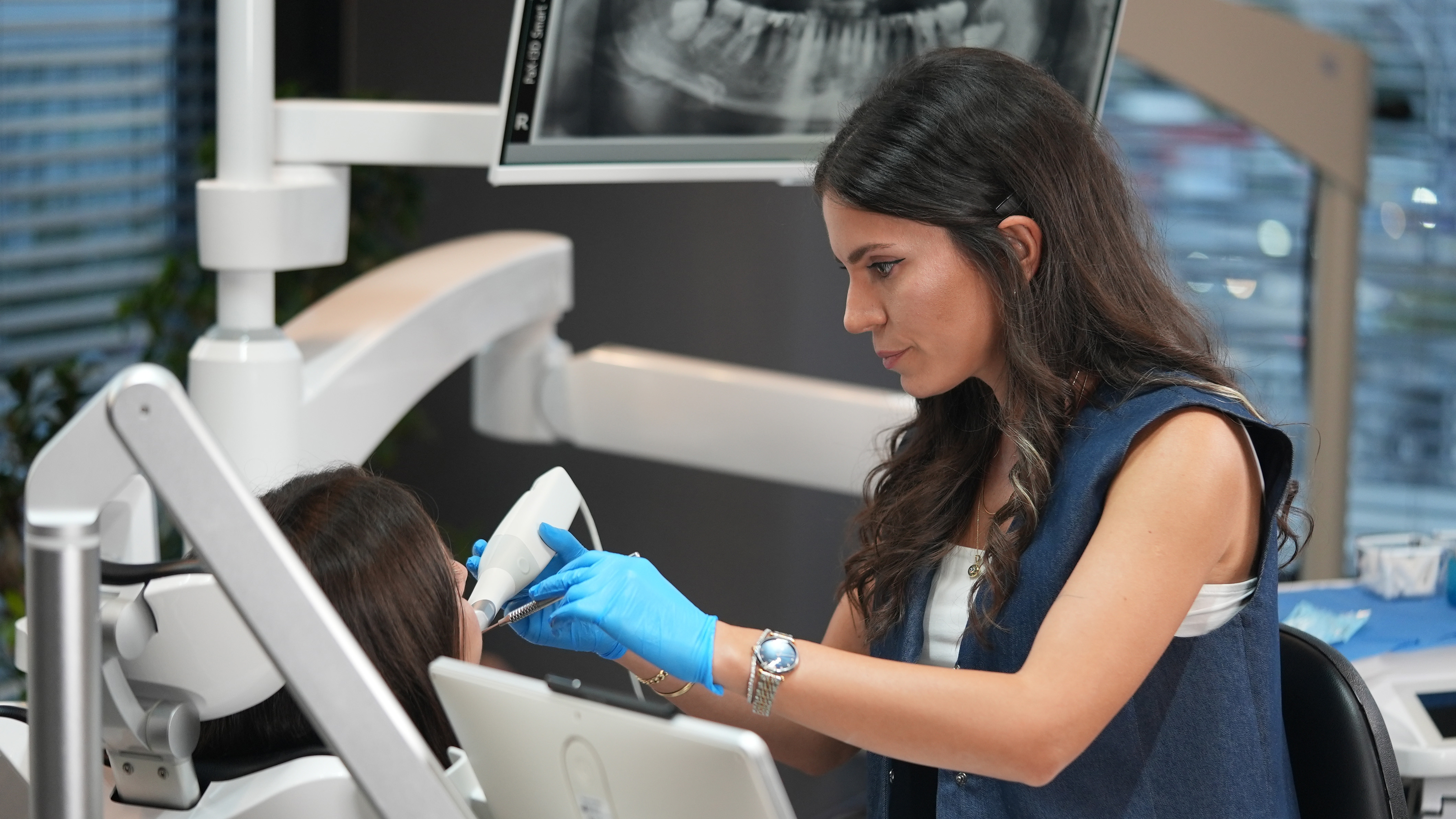 Invisalign ve Şeffaf Plaklarda Dijital Ortodontinin Kullanımı